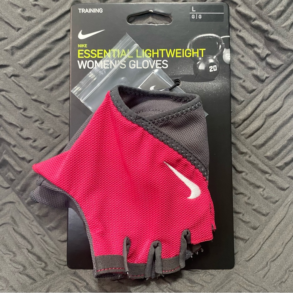 Nike Women’s Essential Lightweight Workout Gloves Size Large NWT
